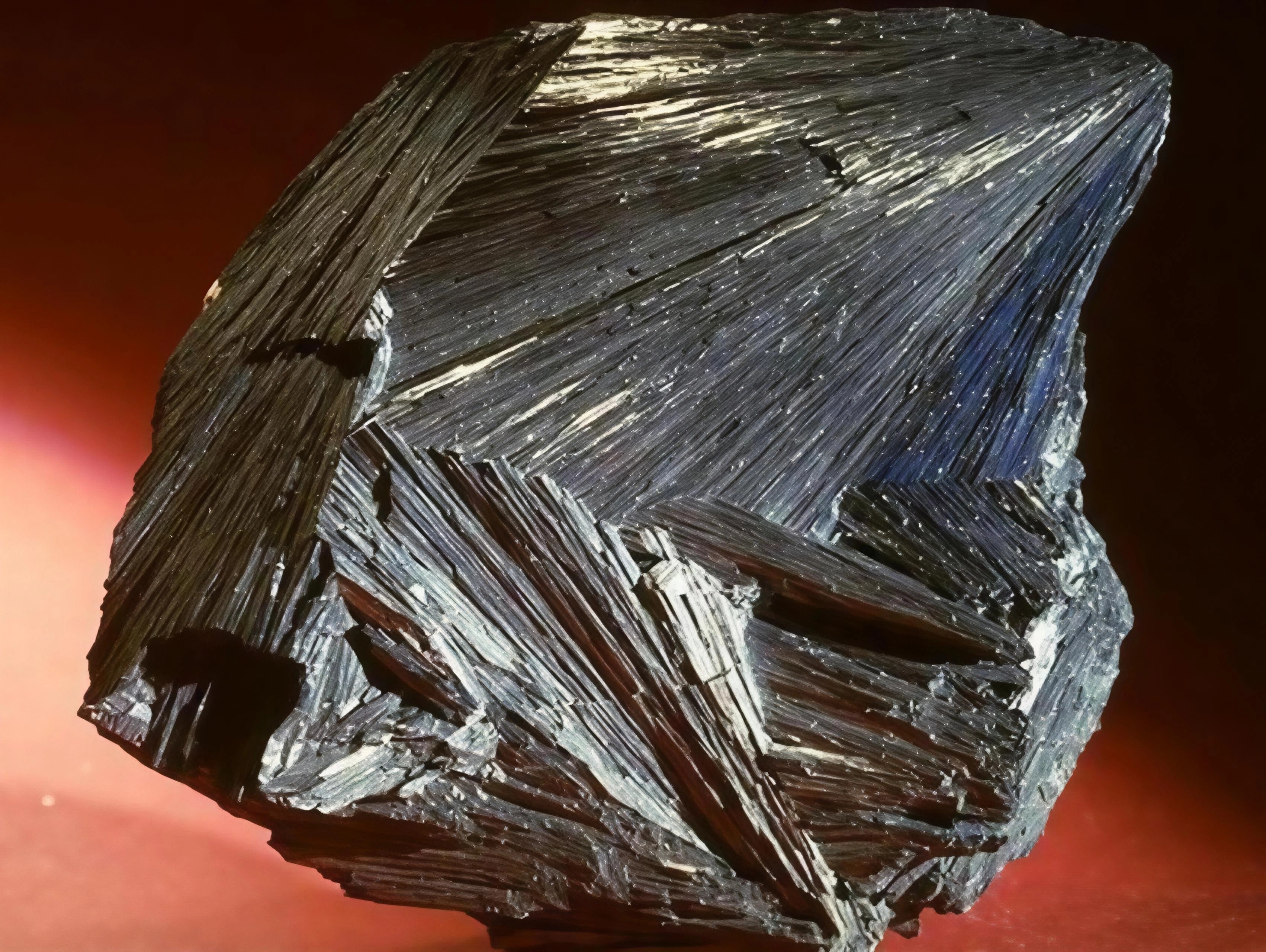 霸刀分享-2025年11月钨价突破历史高点，未来走势几何?