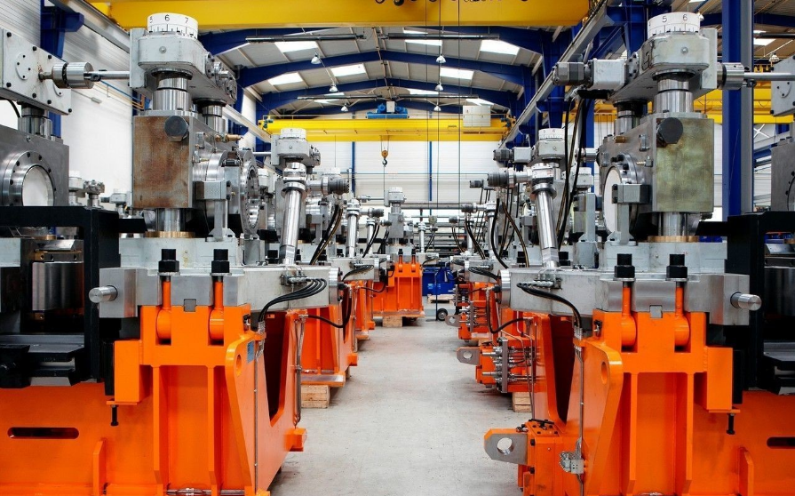 霸刀分享-从卖机器到卖方案 我国机械工业成就显著